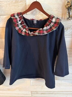 Elizabeth Wilson Designs Sweatshirt With Ruffled Collar XL